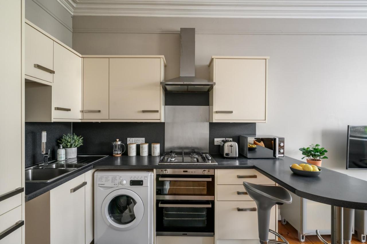 The Holyrood Park Apartment เอดินบะระ ภายนอก รูปภาพ