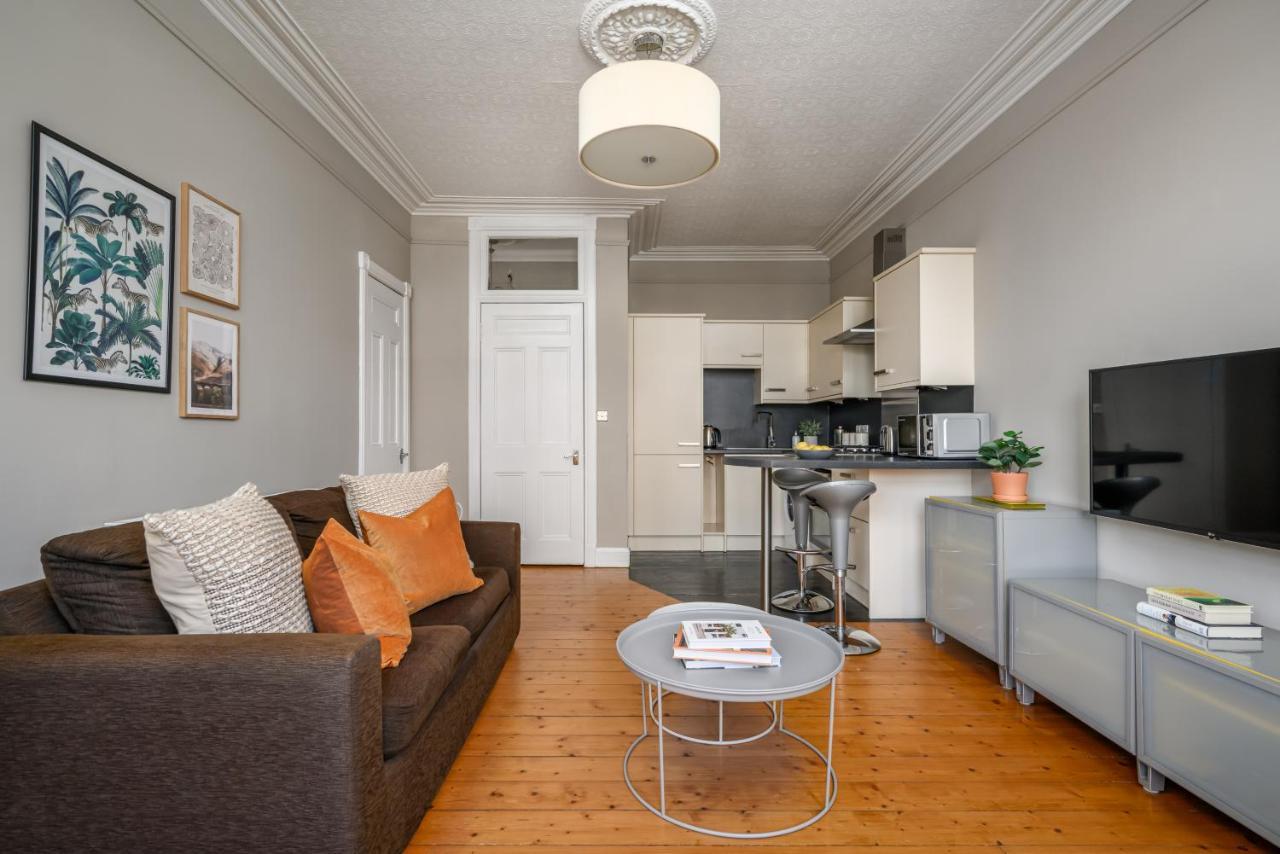 The Holyrood Park Apartment เอดินบะระ ภายนอก รูปภาพ